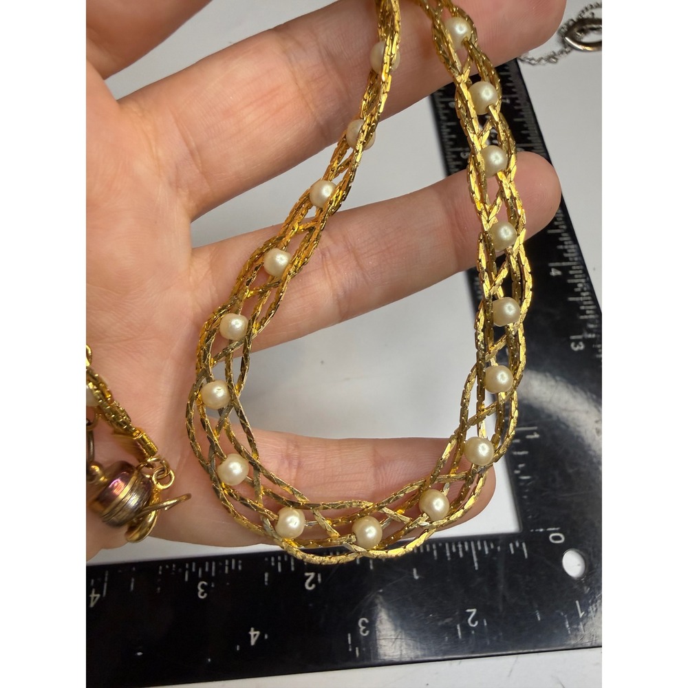 Avon Vintage Gold Tone Braided Mesh Faux Pearl Necklace 18 Inch Magnetic Clasp
